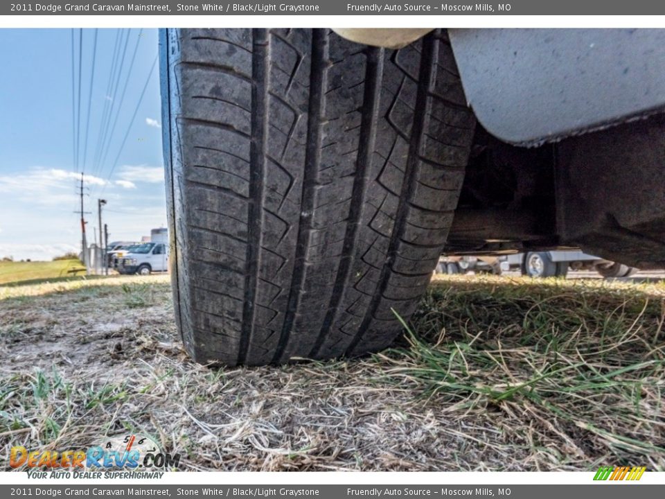 2011 Dodge Grand Caravan Mainstreet Stone White / Black/Light Graystone Photo #11