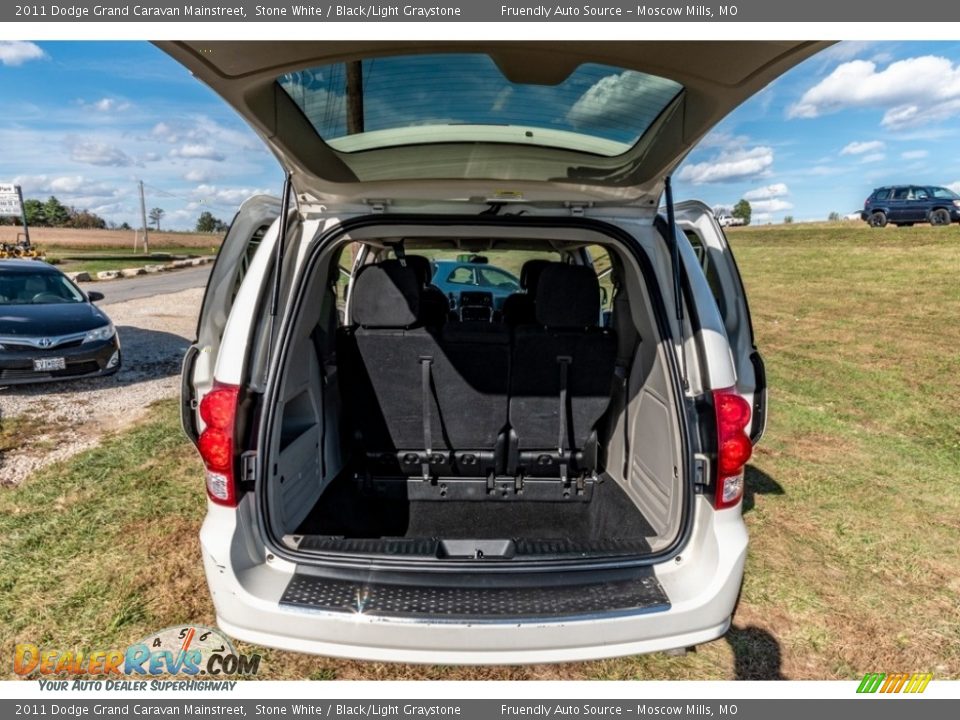 2011 Dodge Grand Caravan Mainstreet Stone White / Black/Light Graystone Photo #23