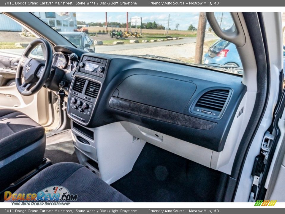 2011 Dodge Grand Caravan Mainstreet Stone White / Black/Light Graystone Photo #26