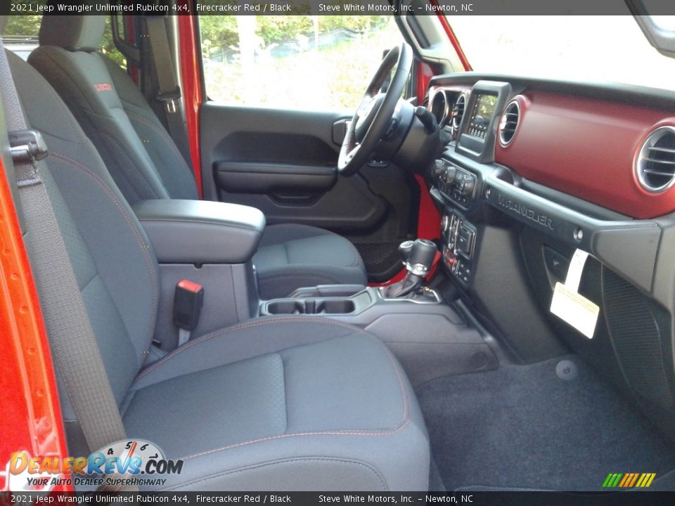 Front Seat of 2021 Jeep Wrangler Unlimited Rubicon 4x4 Photo #17