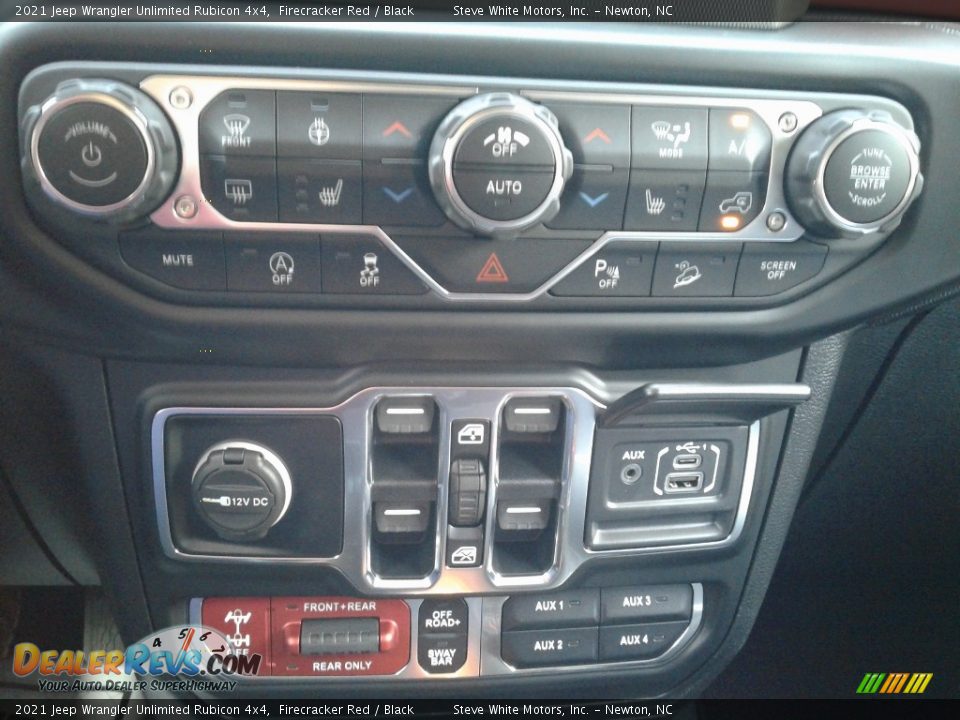 Controls of 2021 Jeep Wrangler Unlimited Rubicon 4x4 Photo #24