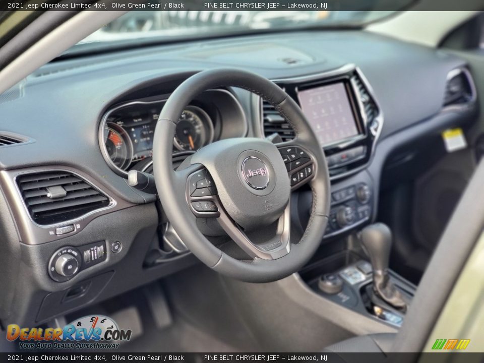 Dashboard of 2021 Jeep Cherokee Limited 4x4 Photo #10
