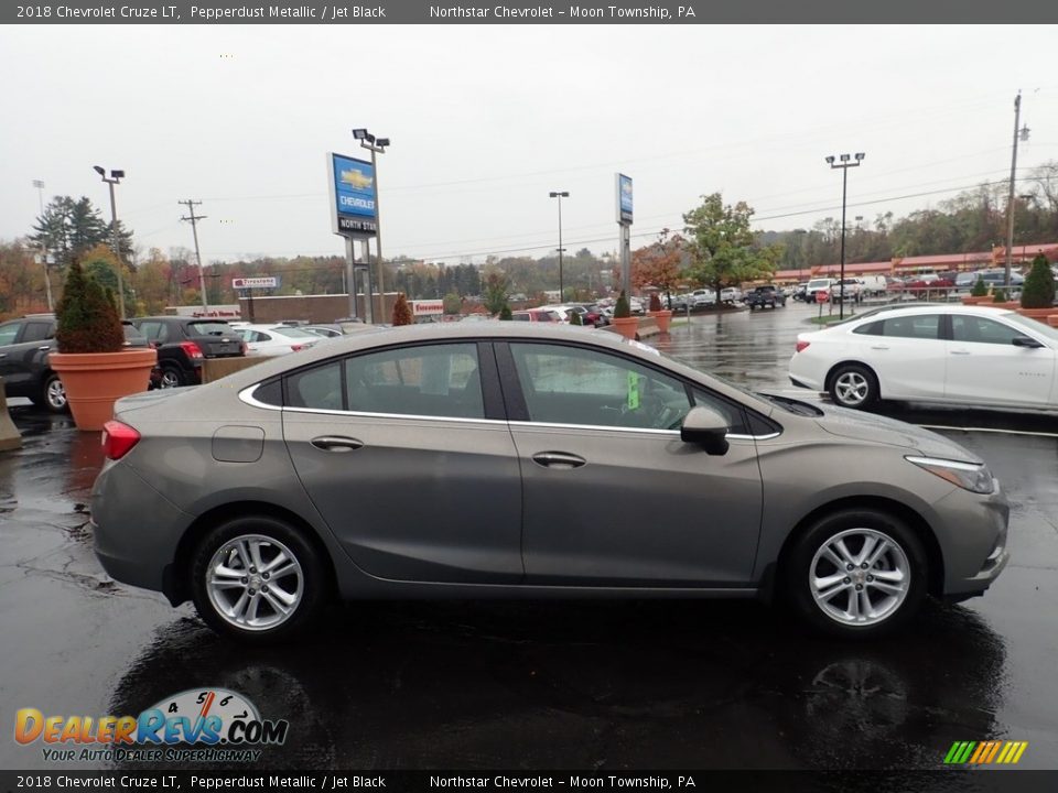 2018 Chevrolet Cruze LT Pepperdust Metallic / Jet Black Photo #10