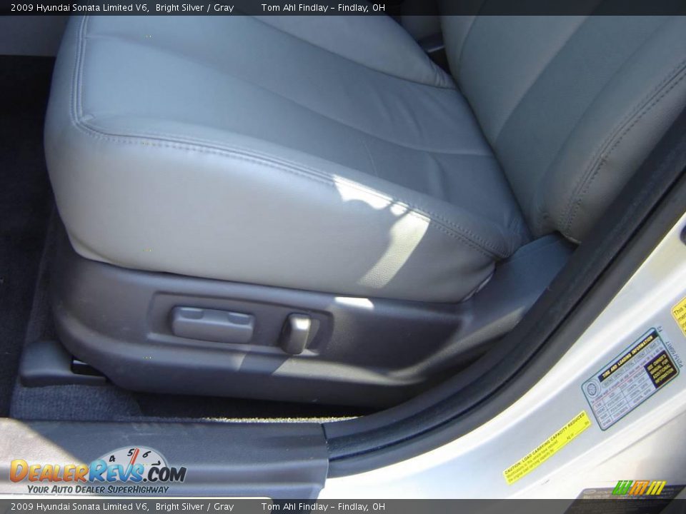 2009 Hyundai Sonata Limited V6 Bright Silver / Gray Photo #10