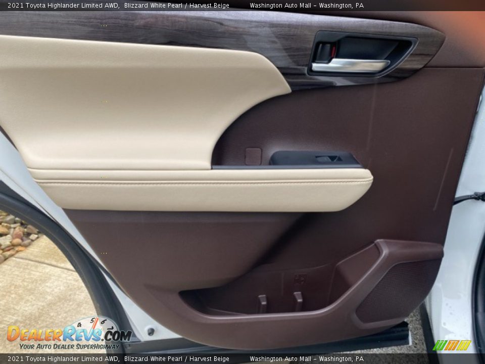 Door Panel of 2021 Toyota Highlander Limited AWD Photo #28