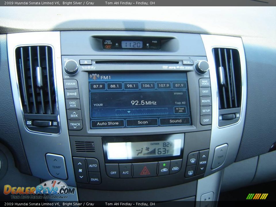 2009 Hyundai Sonata Limited V6 Bright Silver / Gray Photo #17
