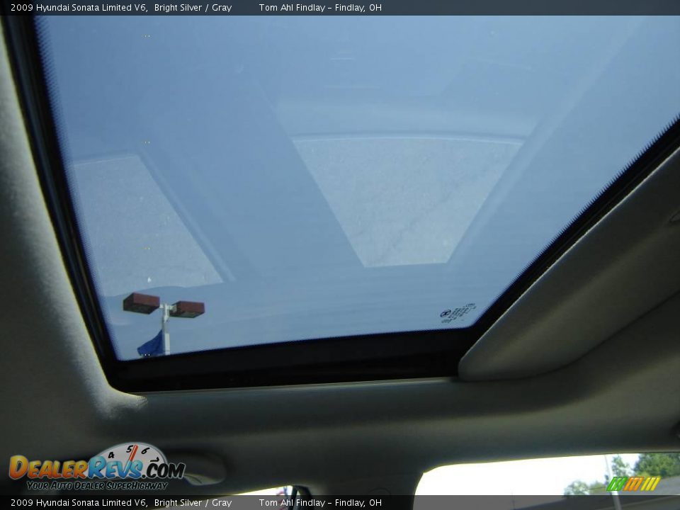 2009 Hyundai Sonata Limited V6 Bright Silver / Gray Photo #18