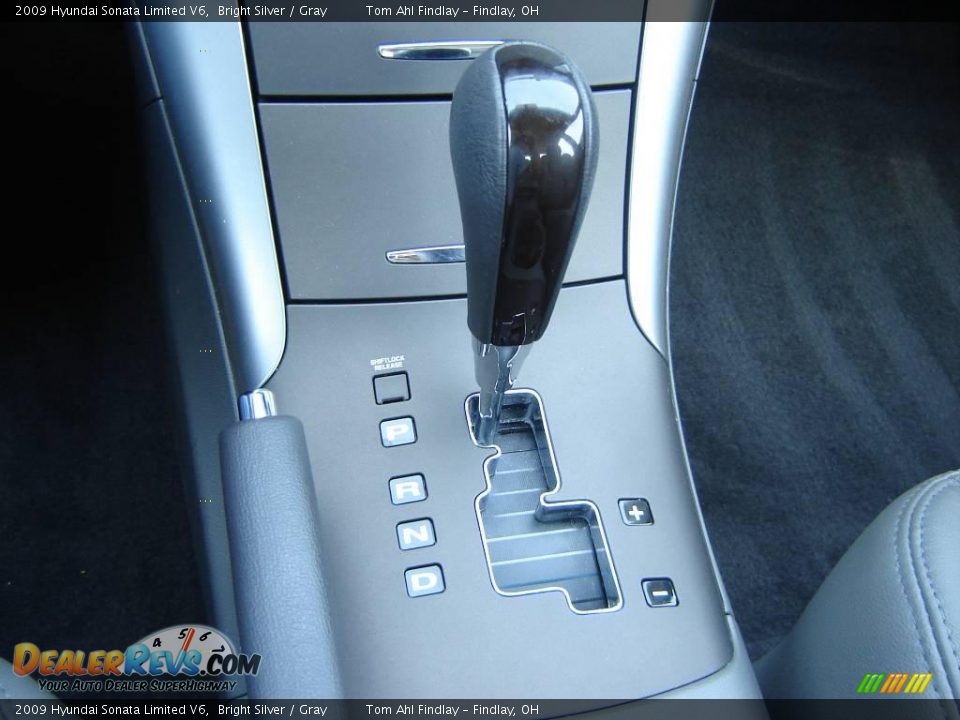 2009 Hyundai Sonata Limited V6 Bright Silver / Gray Photo #19