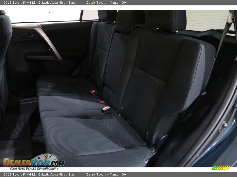 2018 Toyota RAV4 LE Galactic Aqua Mica / Black Photo #16