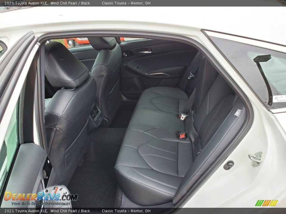 Rear Seat of 2021 Toyota Avalon XLE Photo #3