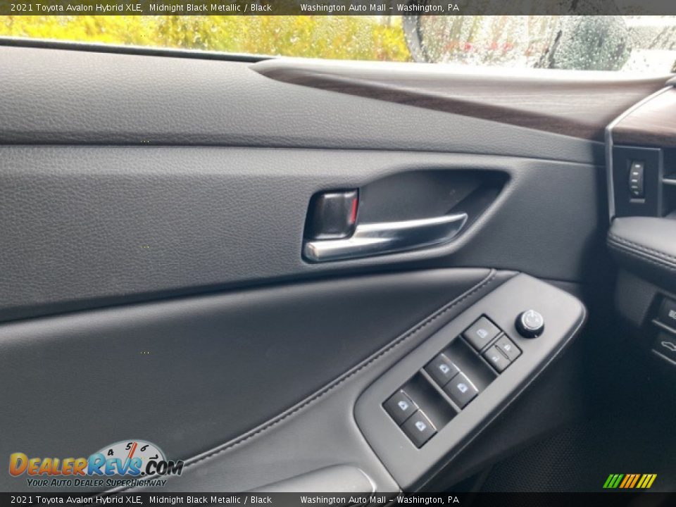 Door Panel of 2021 Toyota Avalon Hybrid XLE Photo #22