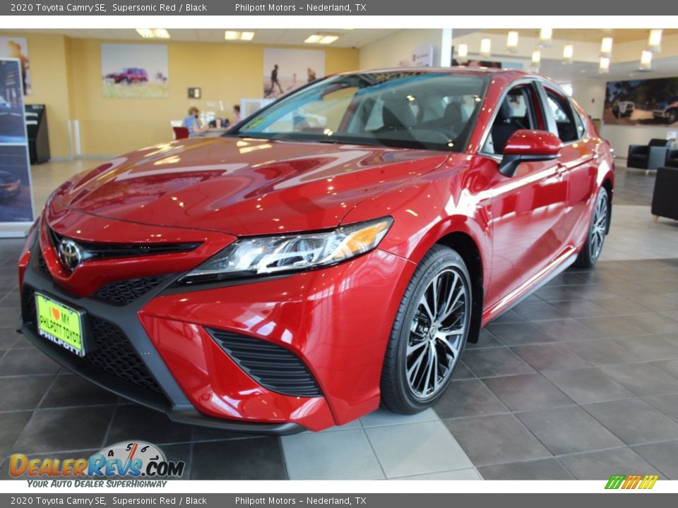 2020 Toyota Camry SE Supersonic Red / Black Photo #4