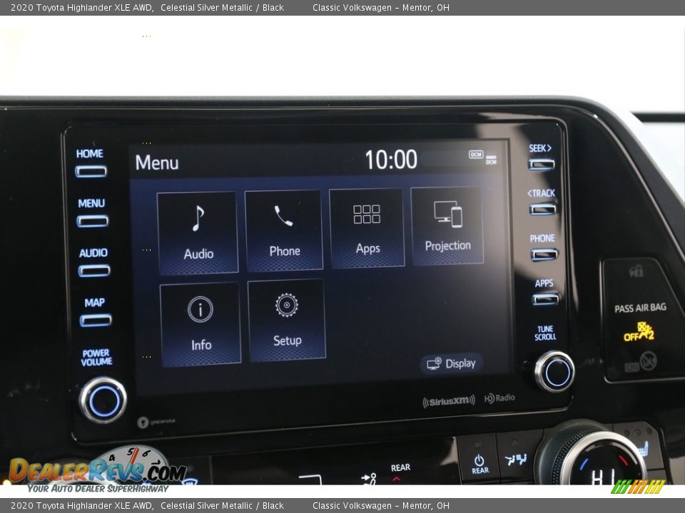 Controls of 2020 Toyota Highlander XLE AWD Photo #11