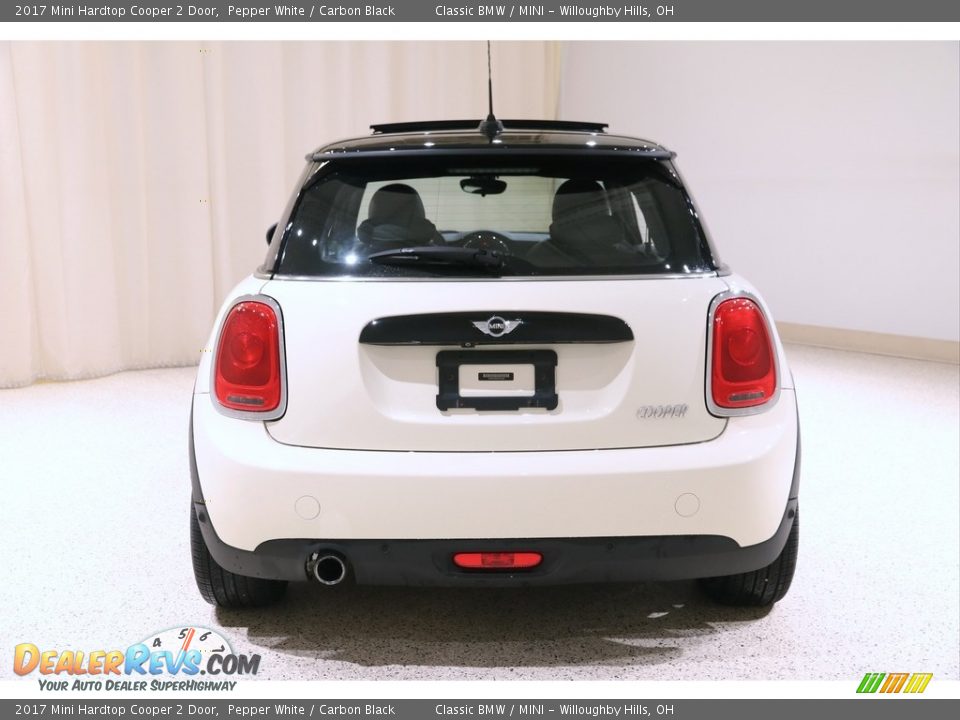 2017 Mini Hardtop Cooper 2 Door Pepper White / Carbon Black Photo #17