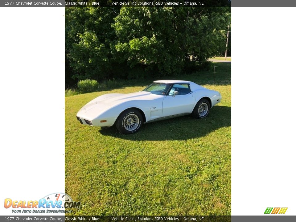 1977 Chevrolet Corvette Coupe Classic White / Blue Photo #1