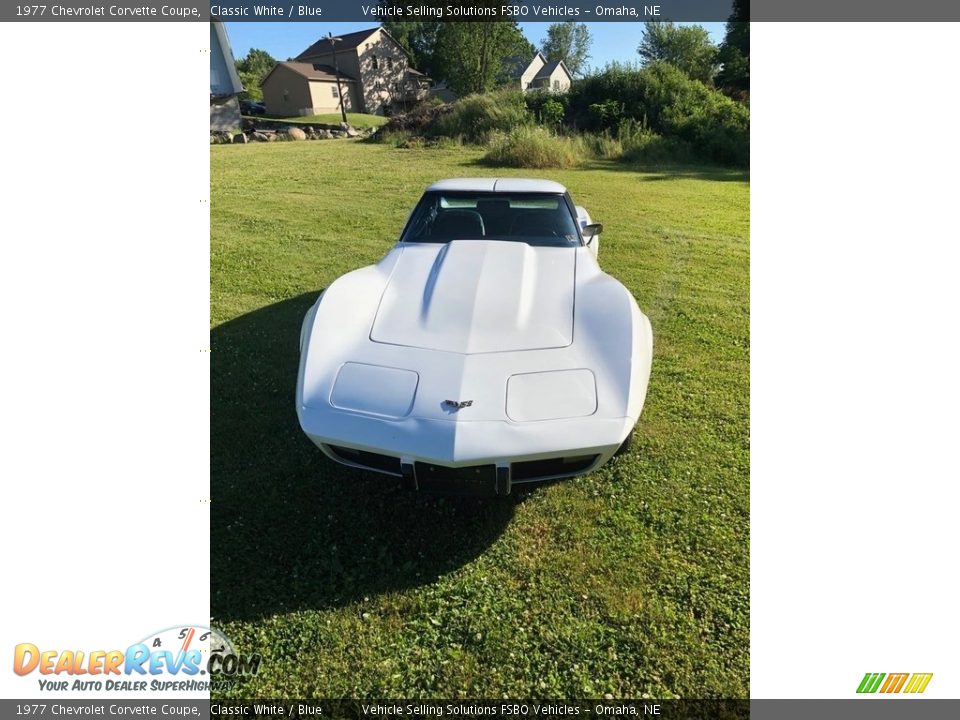 1977 Chevrolet Corvette Coupe Classic White / Blue Photo #4