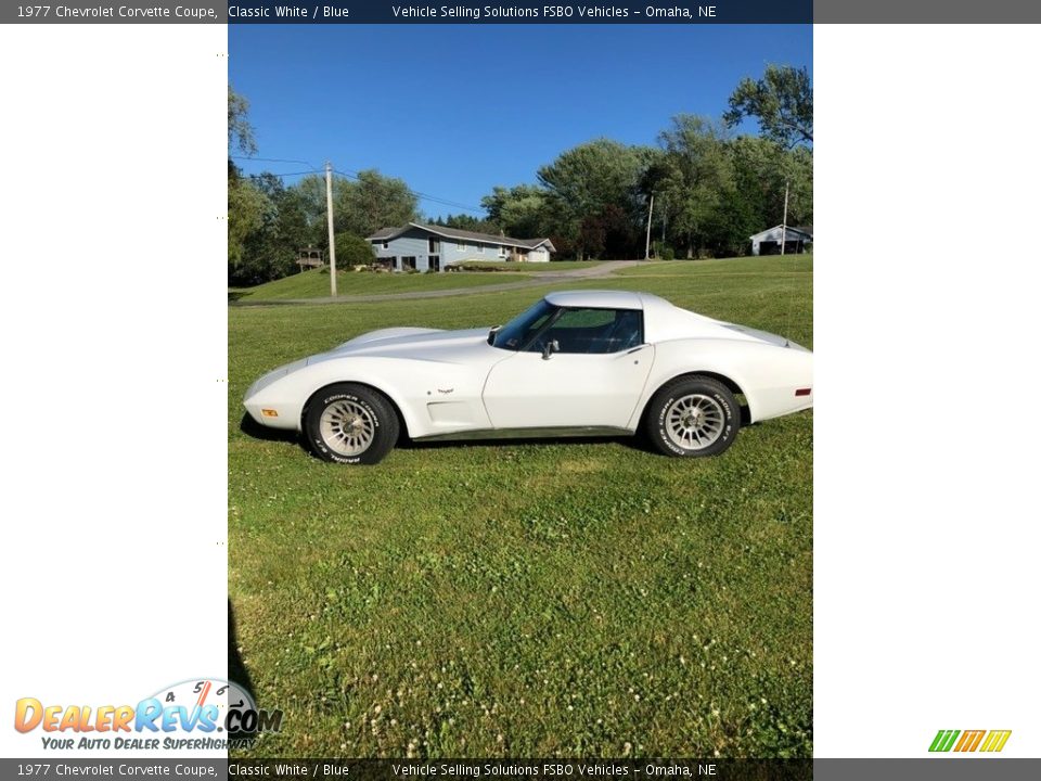 1977 Chevrolet Corvette Coupe Classic White / Blue Photo #5