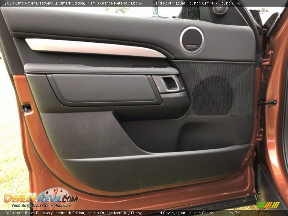Door Panel of 2020 Land Rover Discovery Landmark Edition Photo #14