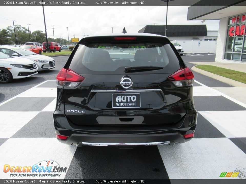2020 Nissan Rogue S Magnetic Black Pearl / Charcoal Photo #4