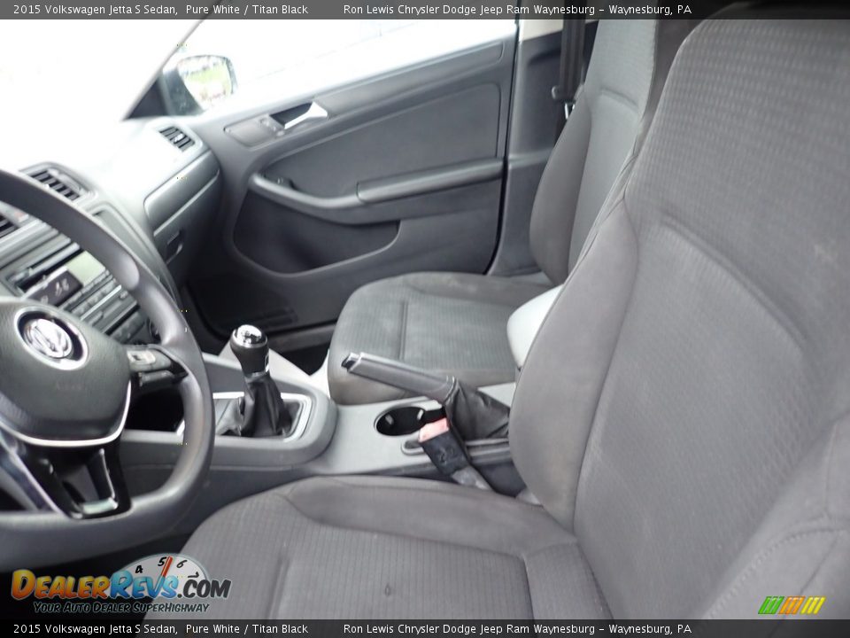 Front Seat of 2015 Volkswagen Jetta S Sedan Photo #13