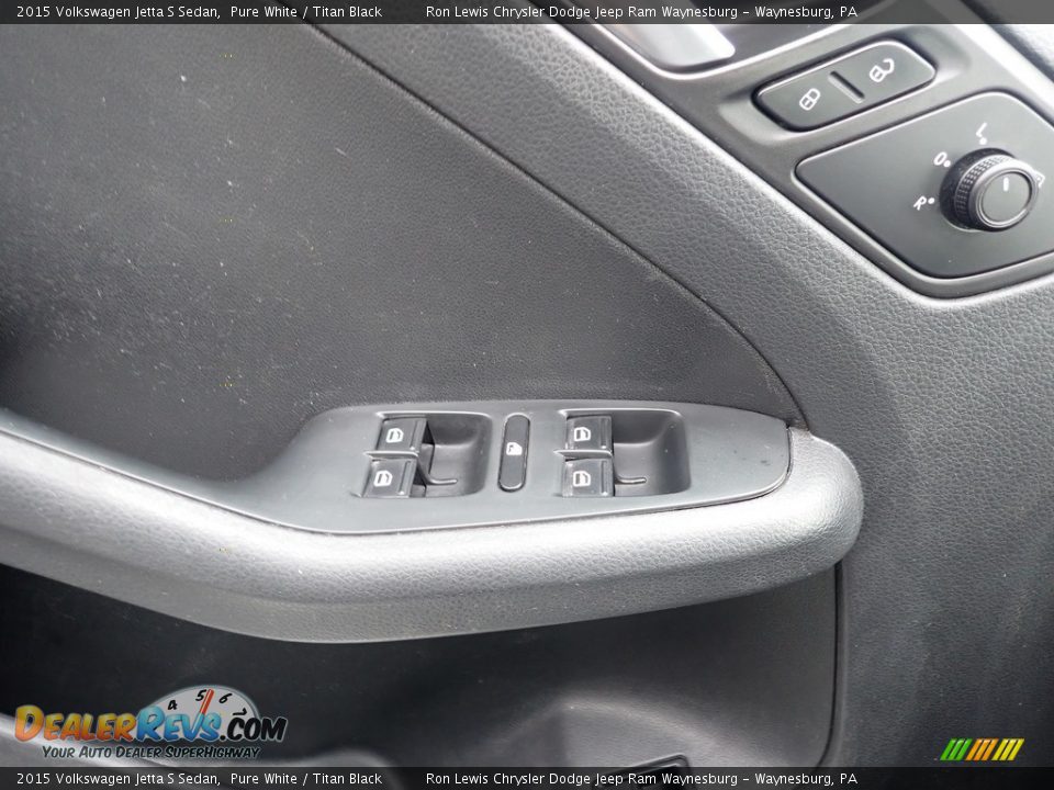 Door Panel of 2015 Volkswagen Jetta S Sedan Photo #20