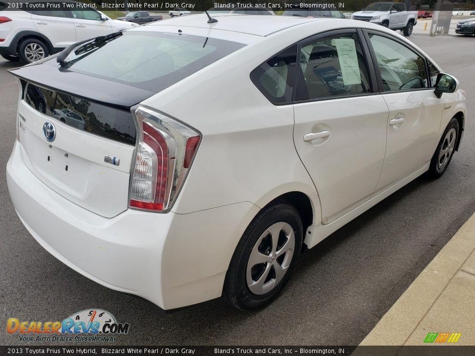 2013 Toyota Prius Two Hybrid Blizzard White Pearl / Dark Gray Photo #30