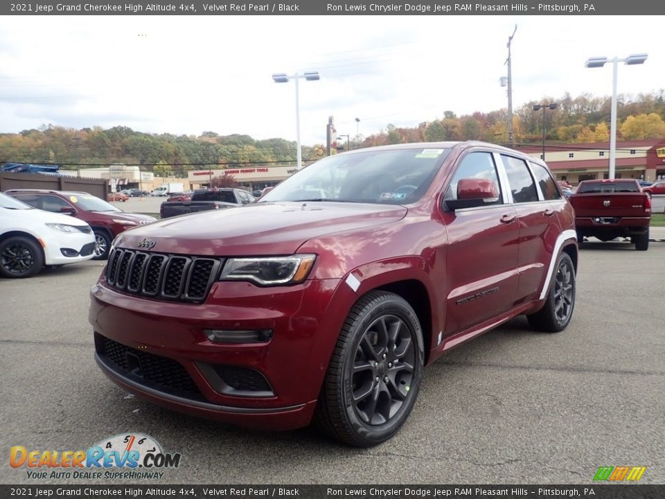 Front 3/4 View of 2021 Jeep Grand Cherokee High Altitude 4x4 Photo #1