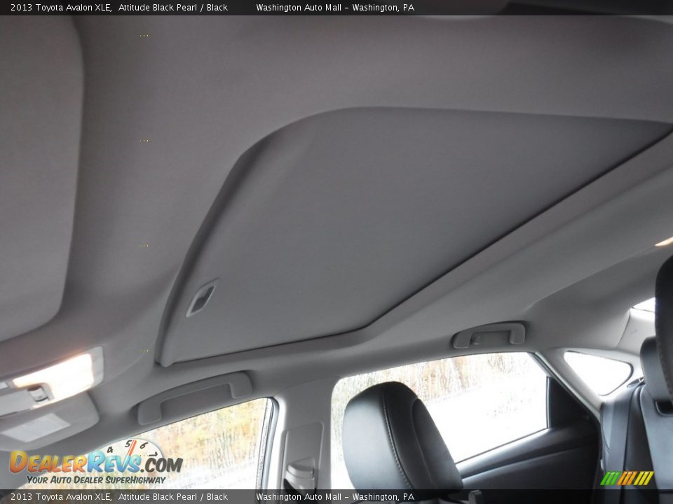 2013 Toyota Avalon XLE Attitude Black Pearl / Black Photo #17