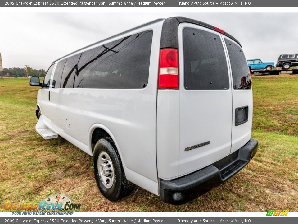 2009 Chevrolet Express 3500 Extended Passenger Van Summit White / Medium Pewter Photo #6