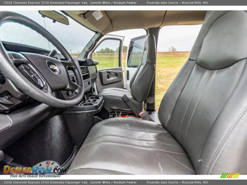 2009 Chevrolet Express 3500 Extended Passenger Van Summit White / Medium Pewter Photo #18