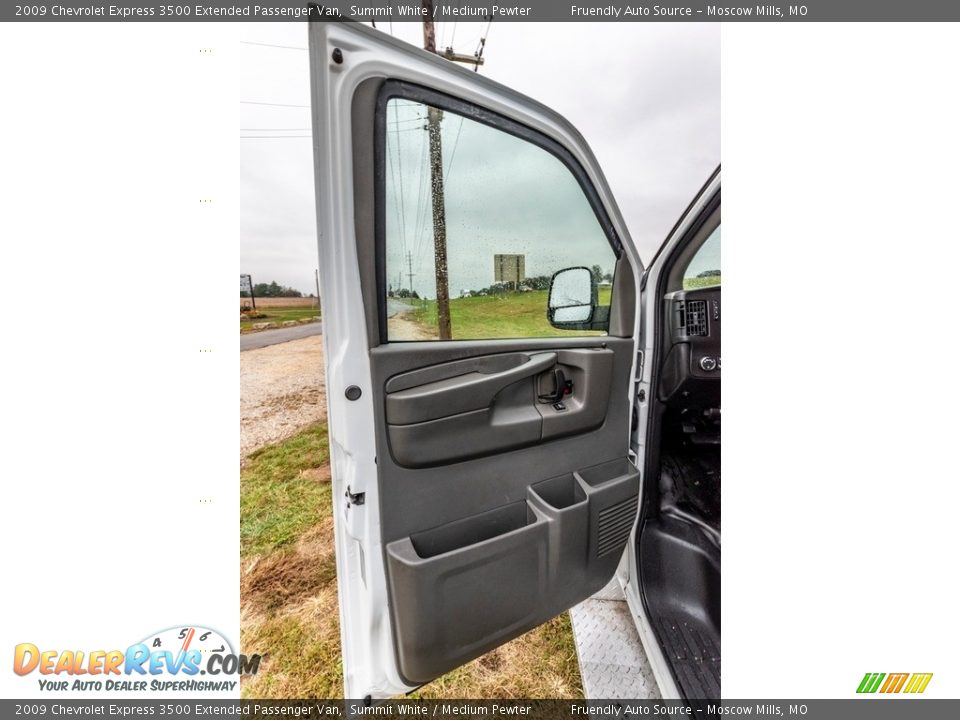 2009 Chevrolet Express 3500 Extended Passenger Van Summit White / Medium Pewter Photo #20