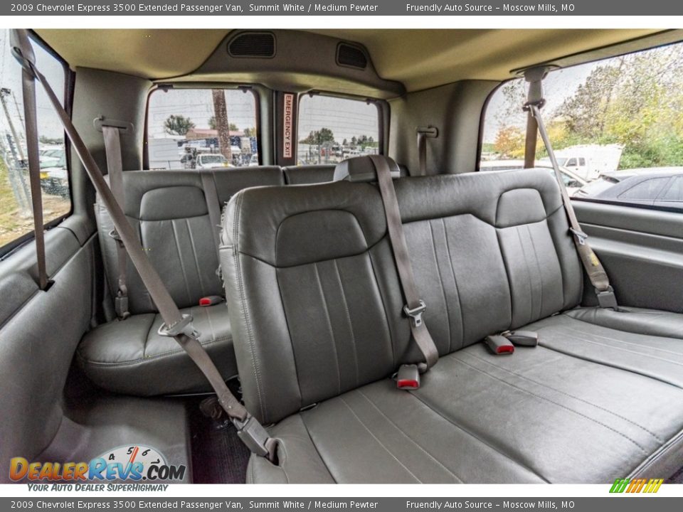 2009 Chevrolet Express 3500 Extended Passenger Van Summit White / Medium Pewter Photo #24