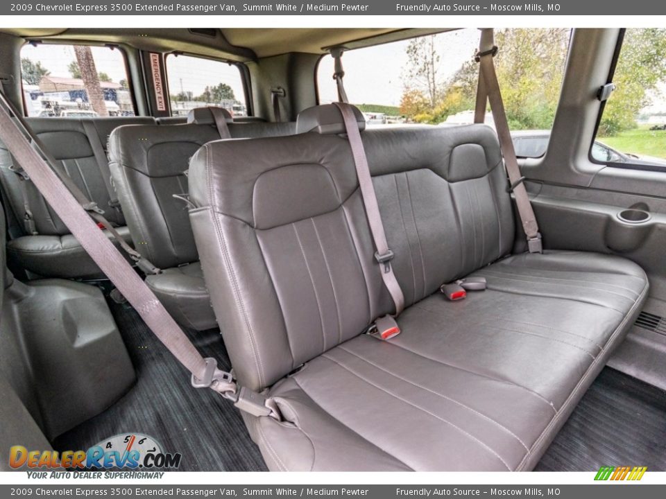 2009 Chevrolet Express 3500 Extended Passenger Van Summit White / Medium Pewter Photo #25