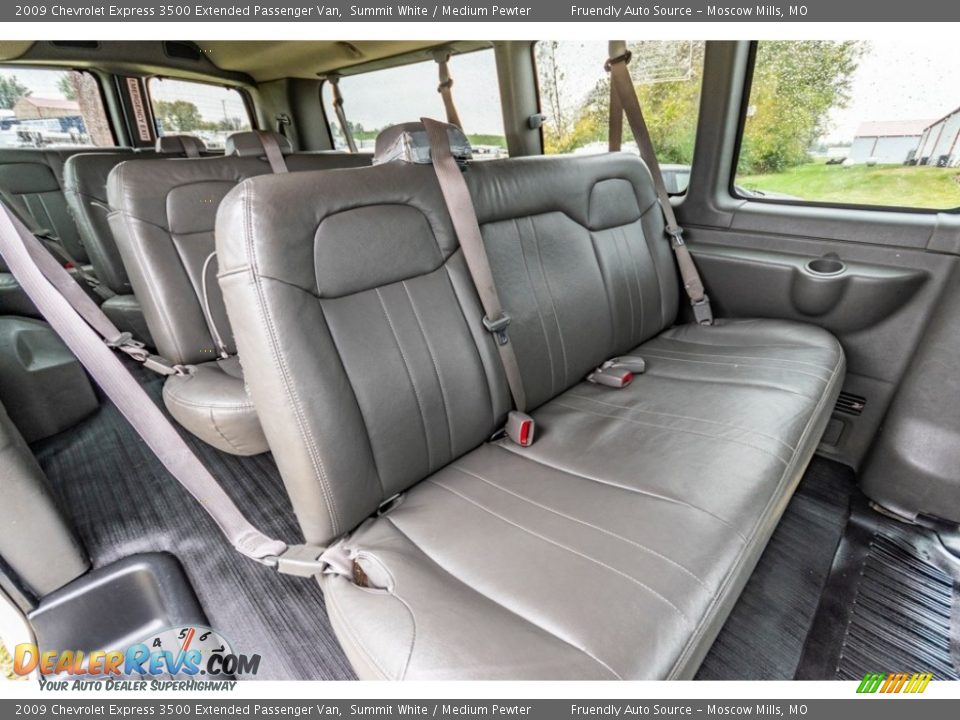 2009 Chevrolet Express 3500 Extended Passenger Van Summit White / Medium Pewter Photo #26