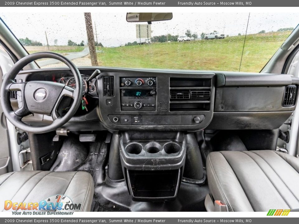 2009 Chevrolet Express 3500 Extended Passenger Van Summit White / Medium Pewter Photo #31