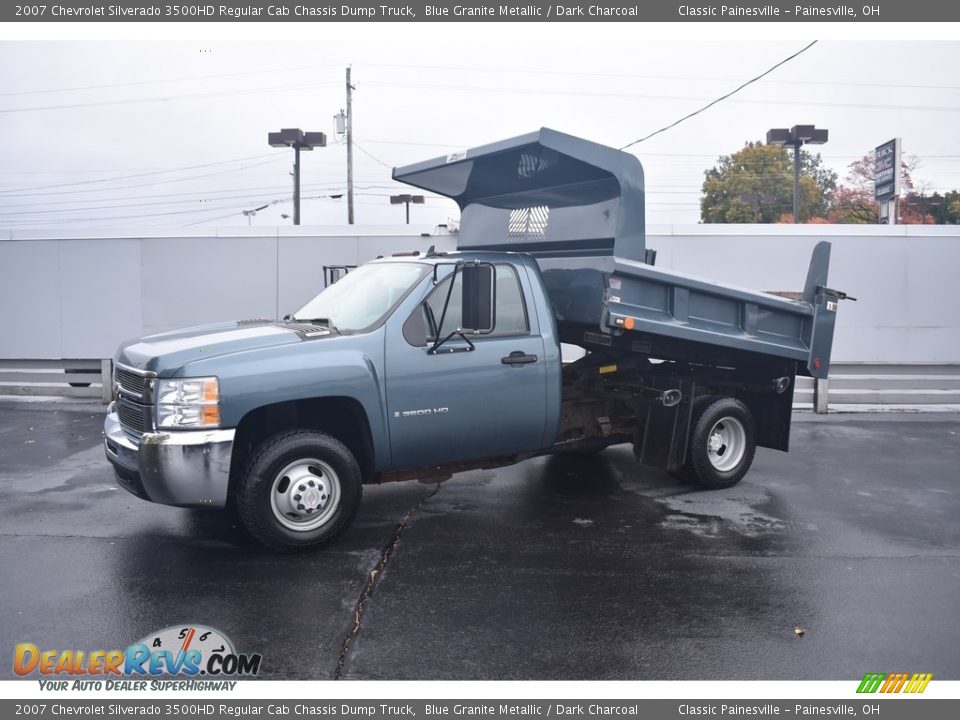 Front 3/4 View of 2007 Chevrolet Silverado 3500HD Regular Cab Chassis Dump Truck Photo #7