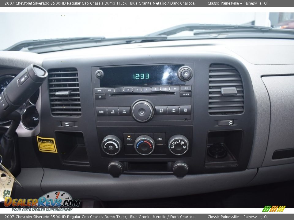 Controls of 2007 Chevrolet Silverado 3500HD Regular Cab Chassis Dump Truck Photo #18