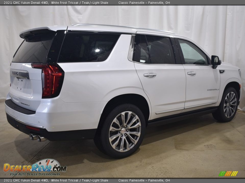 2021 GMC Yukon Denali 4WD White Frost Tricoat / Teak/­Light Shale Photo #2