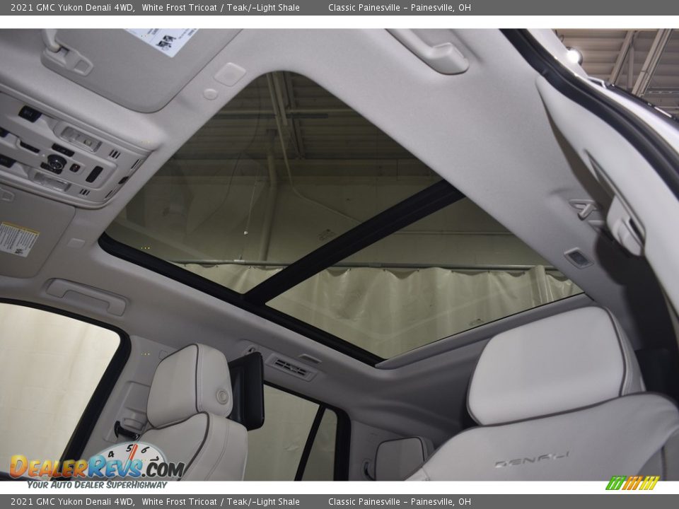 Sunroof of 2021 GMC Yukon Denali 4WD Photo #6