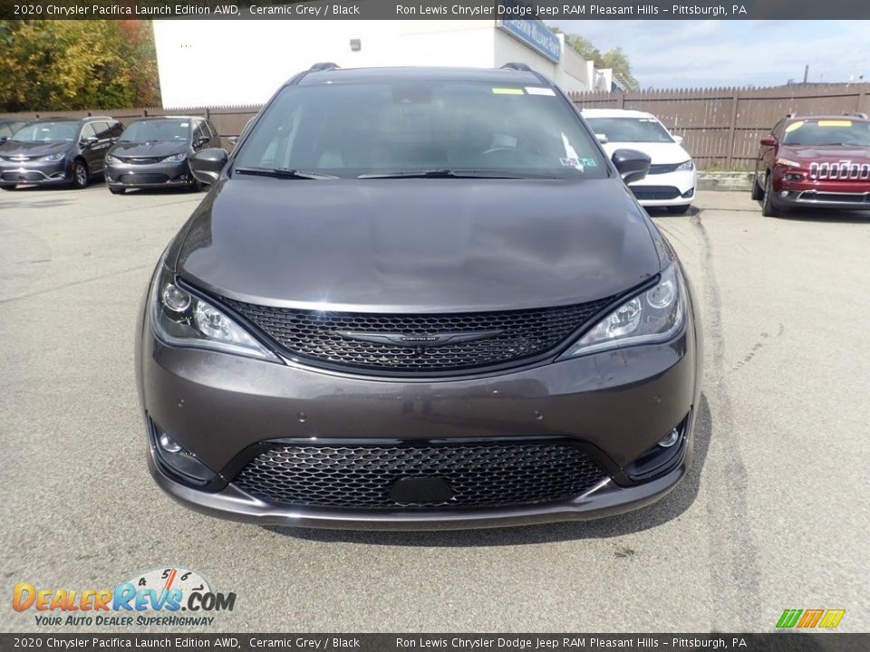 2020 Chrysler Pacifica Launch Edition AWD Ceramic Grey / Black Photo #2