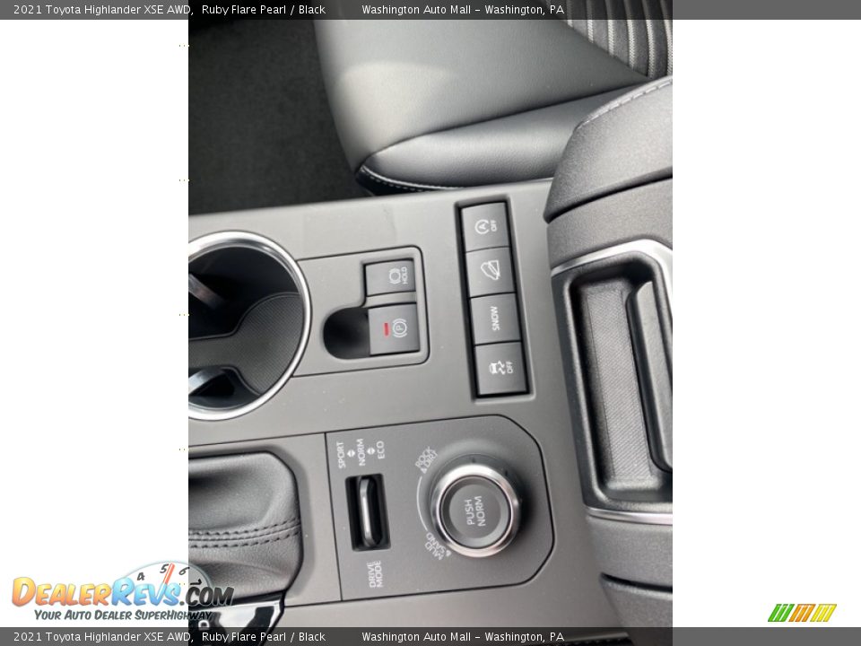 Controls of 2021 Toyota Highlander XSE AWD Photo #17