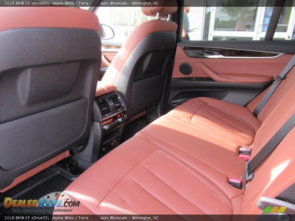 Rear Seat of 2018 BMW X5 xDrive35i Photo #10