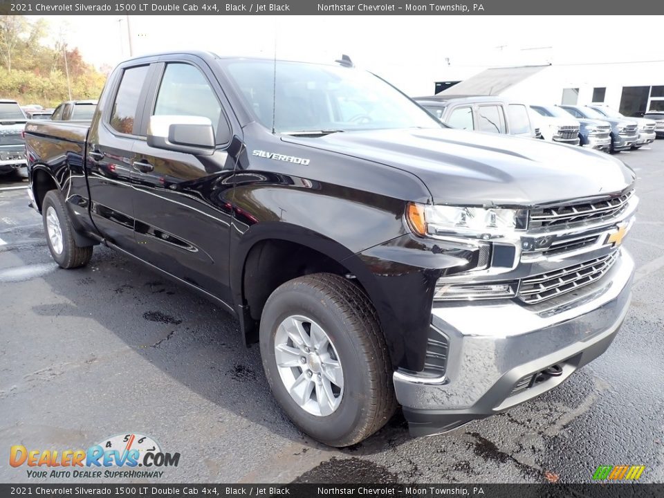 Front 3/4 View of 2021 Chevrolet Silverado 1500 LT Double Cab 4x4 Photo #7