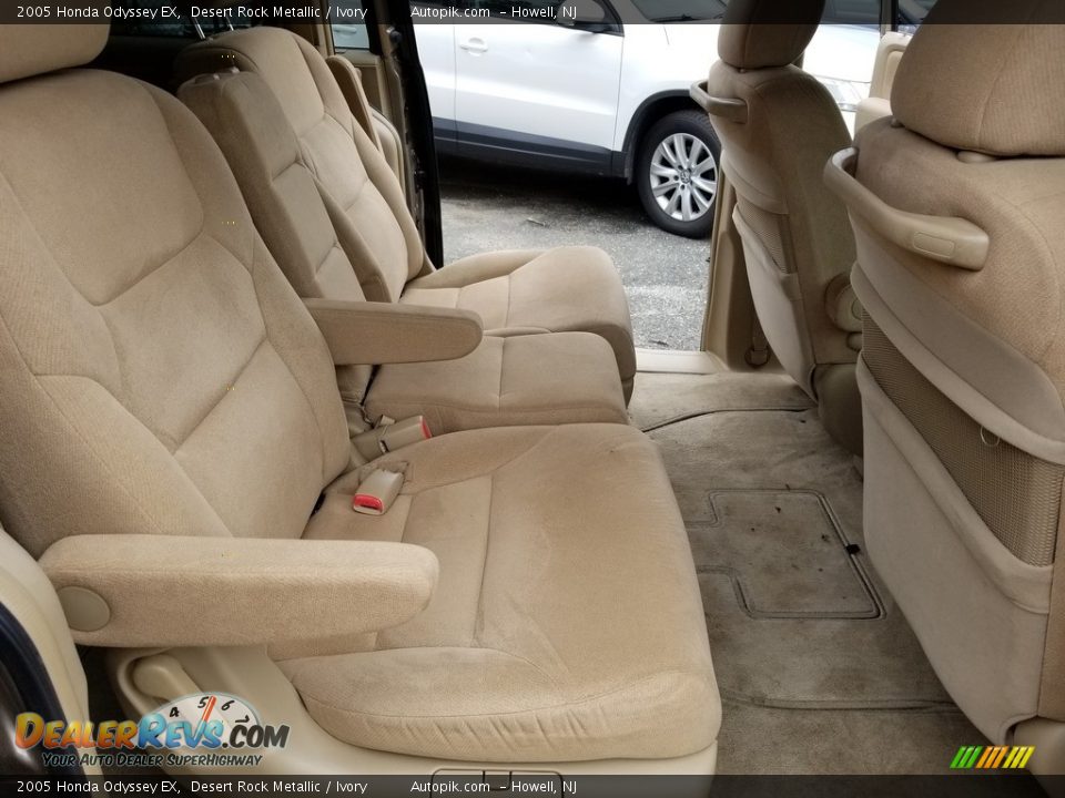 Rear Seat of 2005 Honda Odyssey EX Photo #15