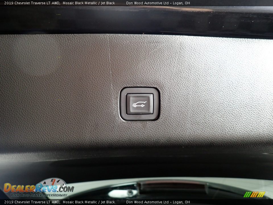 2019 Chevrolet Traverse LT AWD Mosaic Black Metallic / Jet Black Photo #17