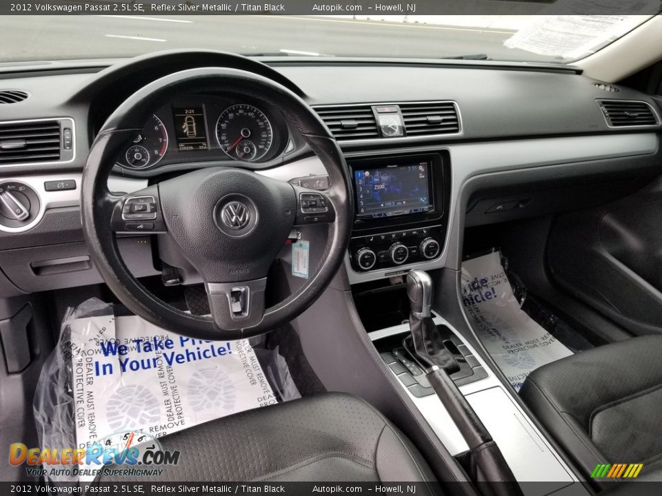 2012 Volkswagen Passat 2.5L SE Reflex Silver Metallic / Titan Black Photo #9