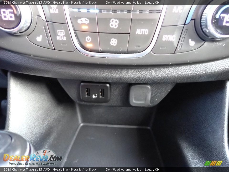 2019 Chevrolet Traverse LT AWD Mosaic Black Metallic / Jet Black Photo #31