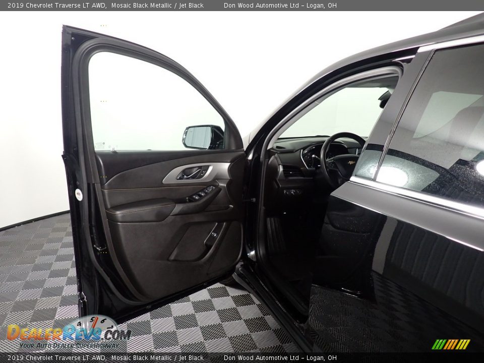 2019 Chevrolet Traverse LT AWD Mosaic Black Metallic / Jet Black Photo #33