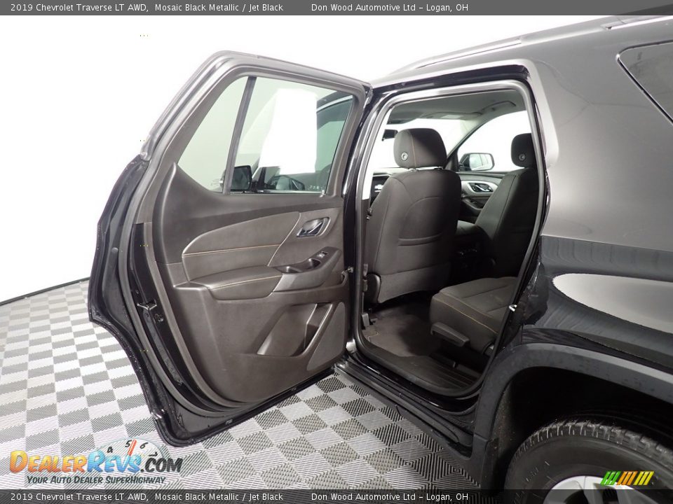 2019 Chevrolet Traverse LT AWD Mosaic Black Metallic / Jet Black Photo #36