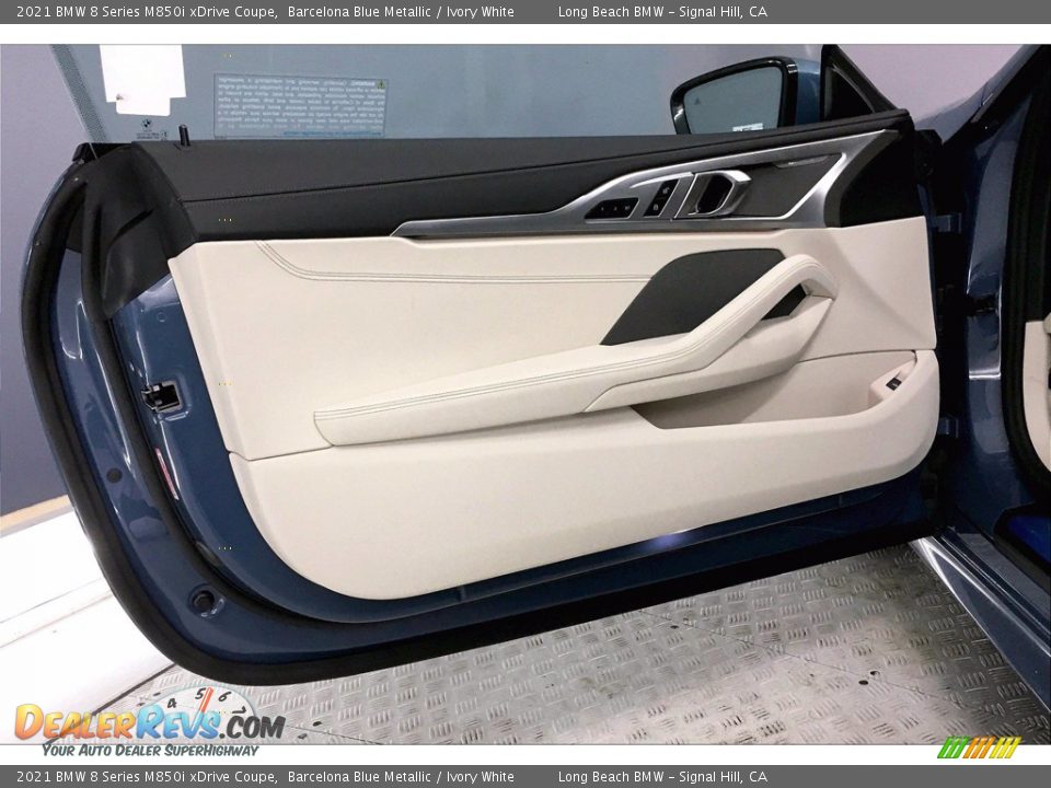 Door Panel of 2021 BMW 8 Series M850i xDrive Coupe Photo #13